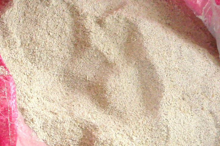 東鼎豆渣烘干機生產(chǎn)線的工藝參數(shù)和各設備技術參數(shù)及結(jié)構的選取和設計是在經(jīng)過對豆渣物料的認真分析研究才得出。